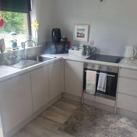 Cistin Bheag Aine * Ballygawley