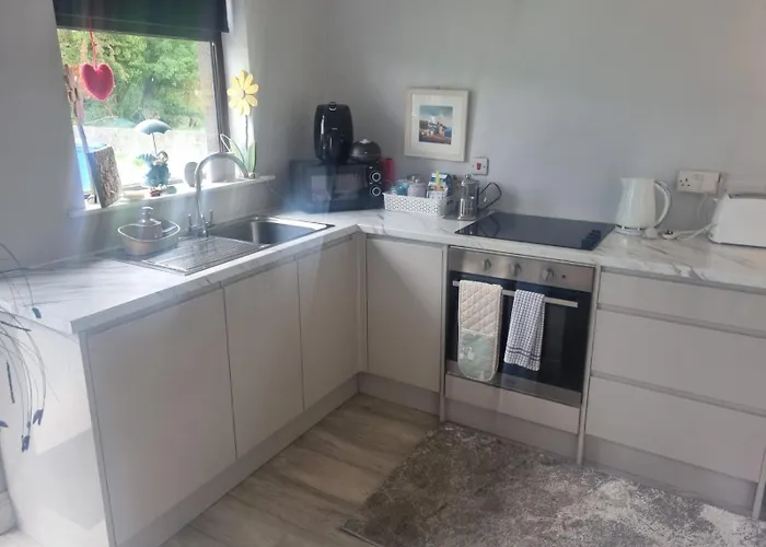 Cistin Bheag Aine * Ballygawley